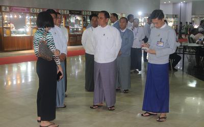 (၆၁) ကြိမ်မြောက် မြန်မာ့ကျောက်မျက်ရတနာပြပွဲ အဋ္ဌမနေ့တွင် ကျောက်စိမ်းအတွဲ ၄၁၂ တွဲ ရောင်းချနိုင်ခဲ့