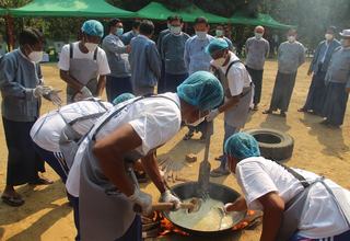 သယံဇာတနှင့် သဘာဝပတ်ဝန်းကျင် ထိန်းသိမ်းရေးဝန်ကြီးဌာန (သတ္တုရေးရာ)၏ (၁၃)ကြိမ်မြောက် မြန်မာ့ရိုးရာ ထမနဲထိုးပြိုင်ပွဲကို ပြည်ထောင်စုဝန်ကြီး ဦးခင်မောင်ရီ တက်ရောက်ကြည့်ရှုအားပေး