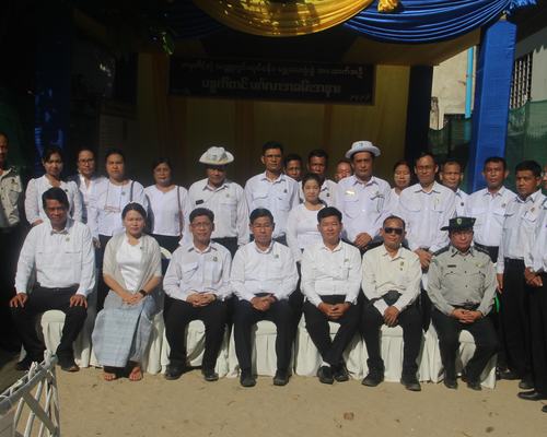 ဒုတိယဝန်ကြီးဦးခင်လတ်ကြီး၊ မန္တလေးတိုင်းဒေသကြီး၊ ကျောက်ဆည်မြို့နယ်ရှိထုံးကျောက်လုပ်ကွက်ကို  ကြည့်ရှုစစ်ဆေးပြီး မန္တလေးတိုင်းအတွင်းရှိ ဓာတ်သတ္တုထုတ်လုပ်ခွင့်ရန် ခွင့်ပြုမိန့်ရရှိထားသည့် ကုမ္ပဏီများနှင့်တွေ့ဆုံ